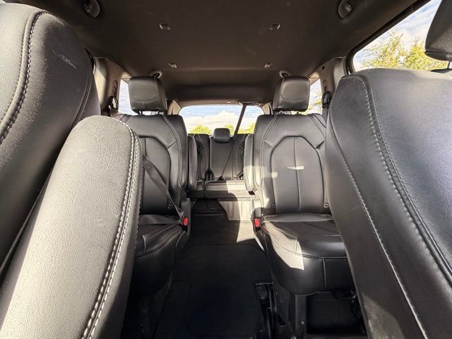 Certified 2025 Chrysler Pacifica Select FWD image 14