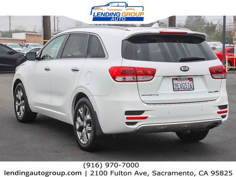 Used 2016 Kia Sorento SX image 2