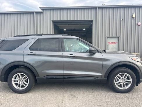 New 2026 Ford Explorer Active AWD/4WD image 3