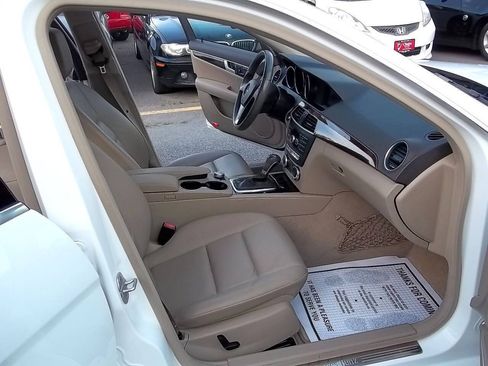 Used 2014 Mercedes-Benz C 250 Sedan image 9