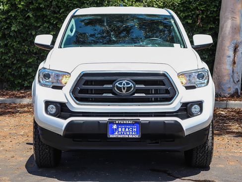 Used 2021 Toyota Tacoma SR5 RWD image 2