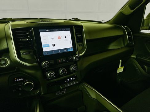 New 2026 RAM 1500 Express AWD/4WD image 22