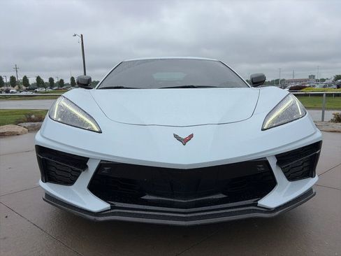 Used 2021 Chevrolet Corvette Stingray Preferred Cpe w/ Z51 Performance Package RWD image 3
