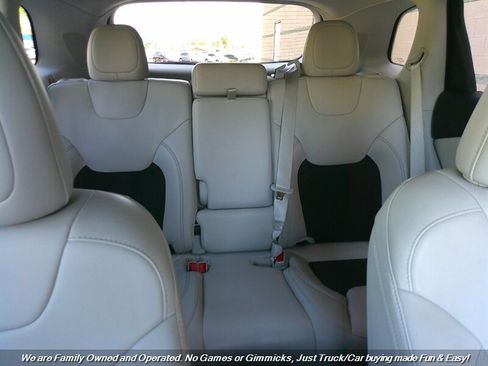 Used 2021 Jeep Cherokee Latitude Plus image 23