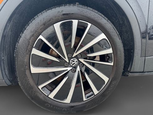 Used 2023 Volkswagen ID.4 Pro S Plus image 18