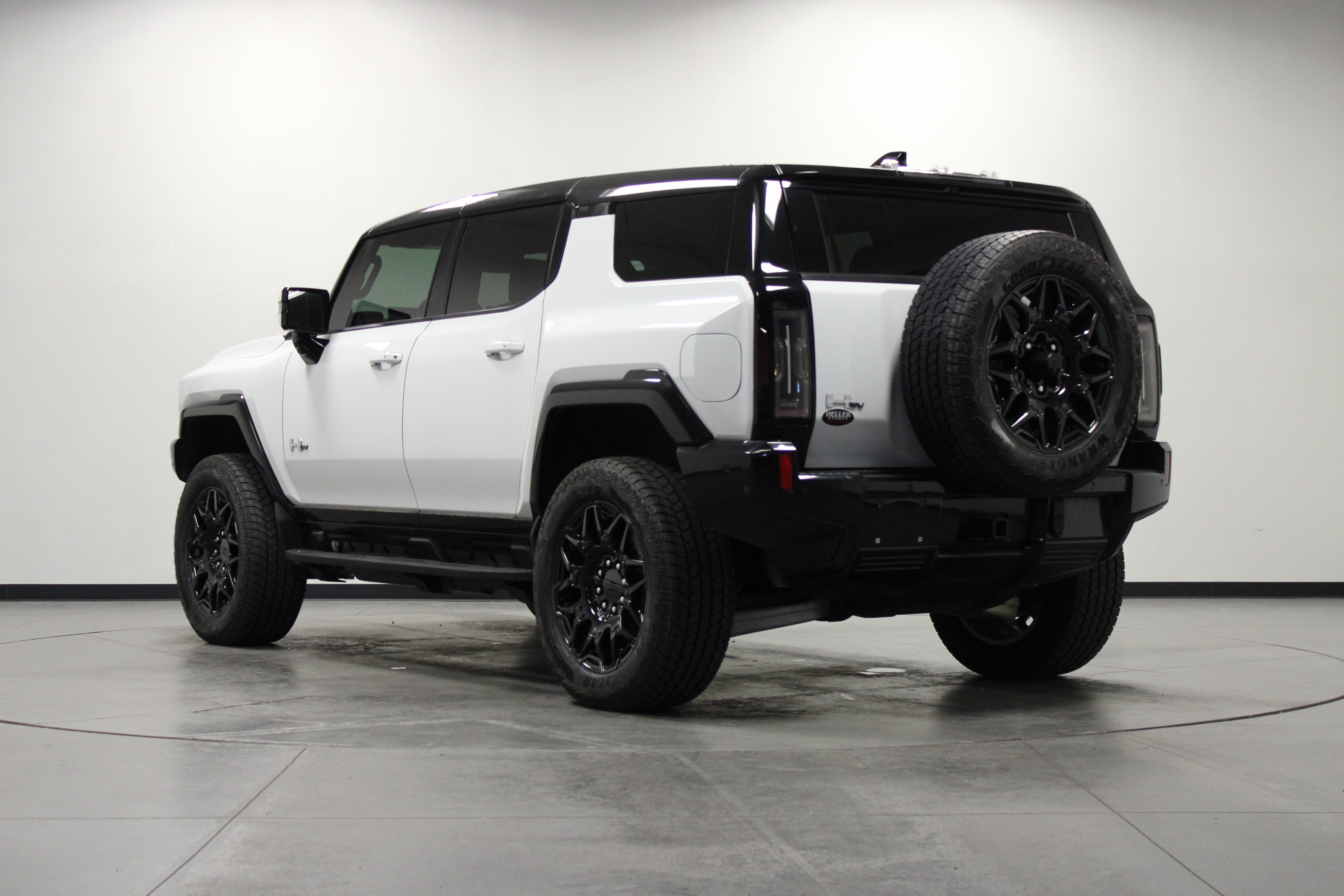 Used 2025 GMC Hummer EV 3X AWD/4WD image 6