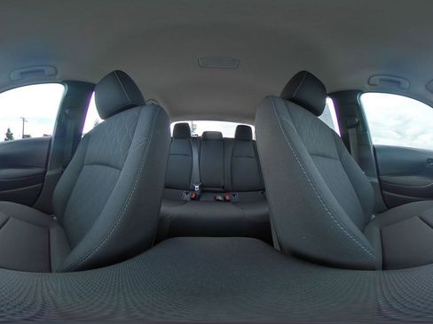 Used 2025 Toyota Corolla LE image 40