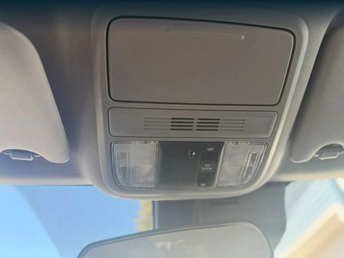 Used 2021 Honda Pilot LX image 22