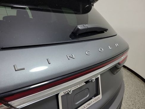 Used 2023 Lincoln Corsair FWD image 4