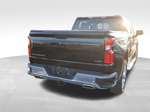 Used 2019 Chevrolet Silverado 1500 LTZ AWD/4WD image 17