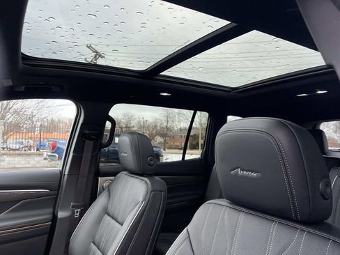 New 2026 Buick Enclave Avenir w/ Super Cruise Package AWD/4WD image 21