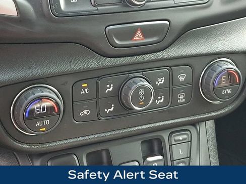 Used 2019 GMC Terrain SLE w/ Driver Convenience Package AWD/4WD image 14