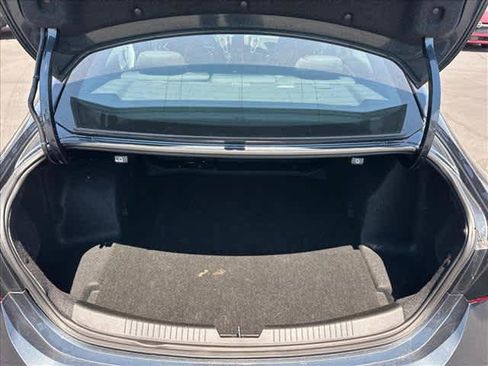 Used 2019 Chevrolet Malibu LT FWD image 24