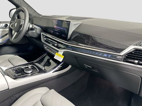 New 2026 BMW X7 xDrive40i w/ M Sport Package image 31