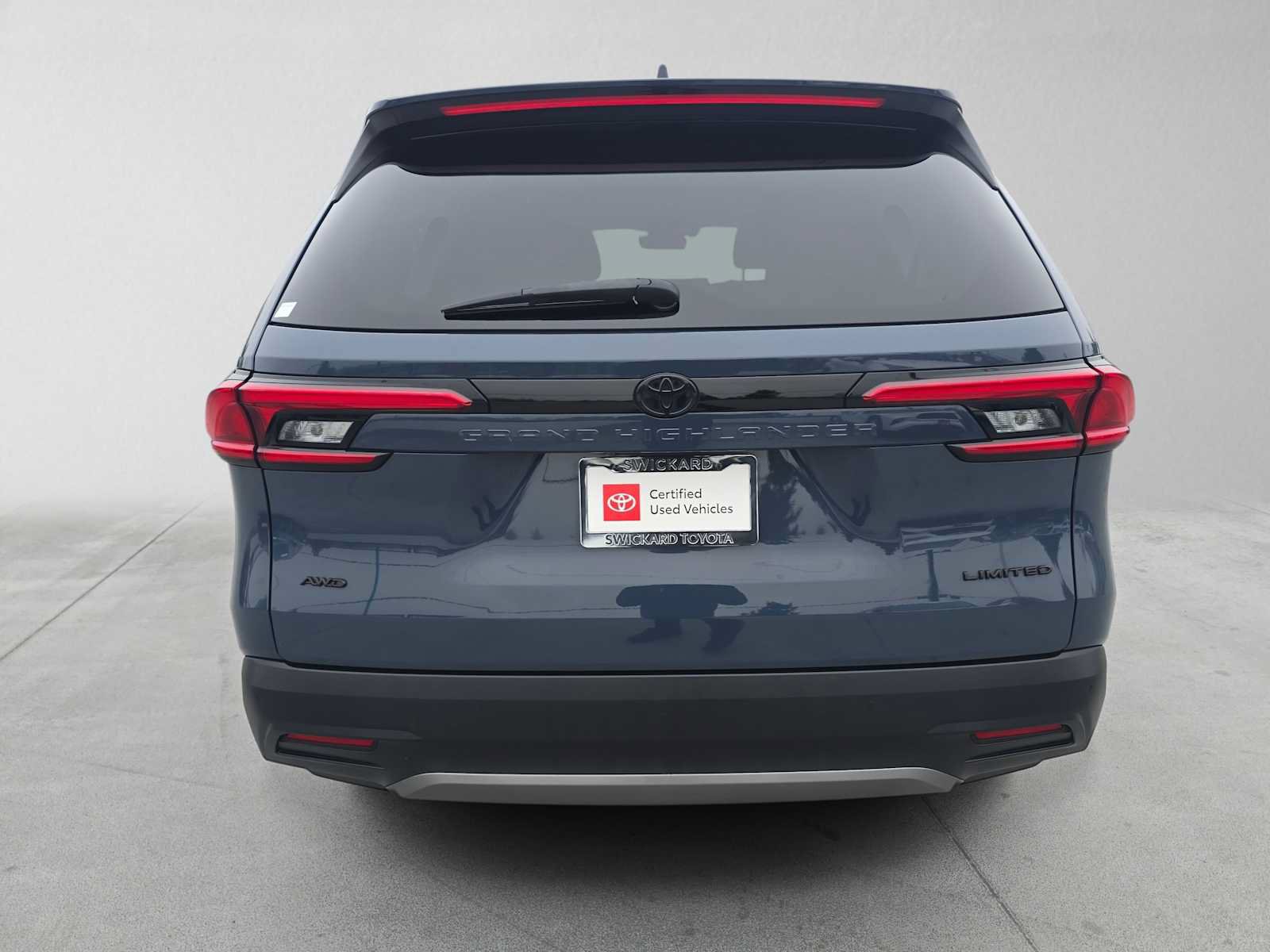 Certified 2024 Toyota Grand Highlander AWD image 4