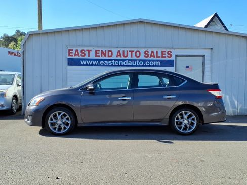 Used 2015 Nissan Sentra SR image 2