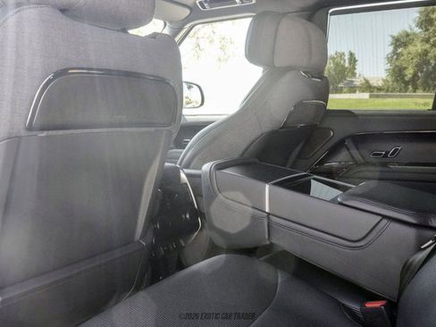 Used 2026 Land Rover Range Rover SV AWD/4WD image 38