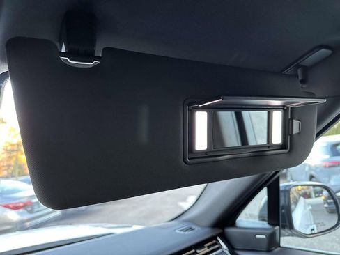 Used 2023 Land Rover Range Rover Sport SE Dynamic image 32