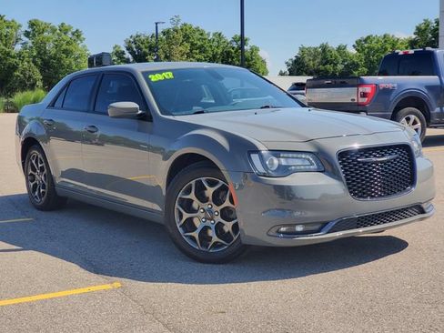 Used 2017 Chrysler 300 S AWD/4WD image 32