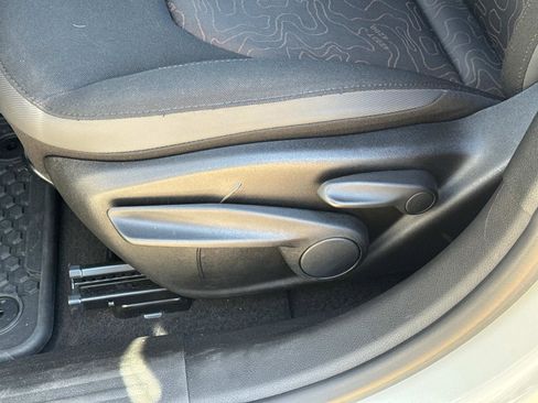 Certified 2023 Jeep Renegade Latitude AWD/4WD image 18