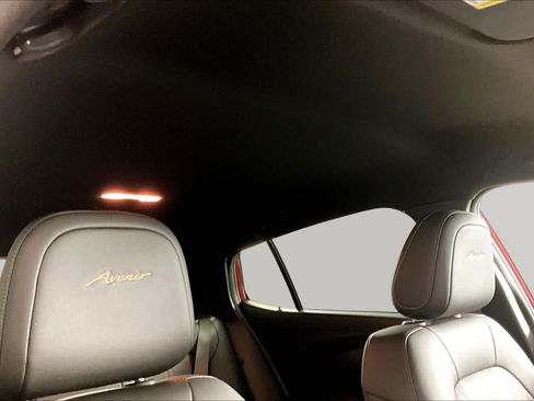 Certified 2025 Buick Envista Avenir FWD image 13