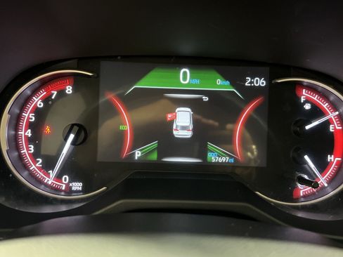 Used 2025 Toyota RAV4 XLE FWD image 18