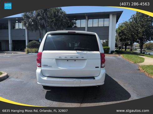 Used 2013 Dodge Grand Caravan SXT w/ Rear Park Assist Pkg FWD image 4