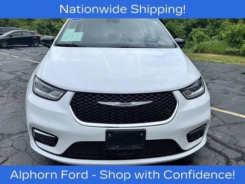 Used 2024 Chrysler Pacifica Touring-L FWD image 40