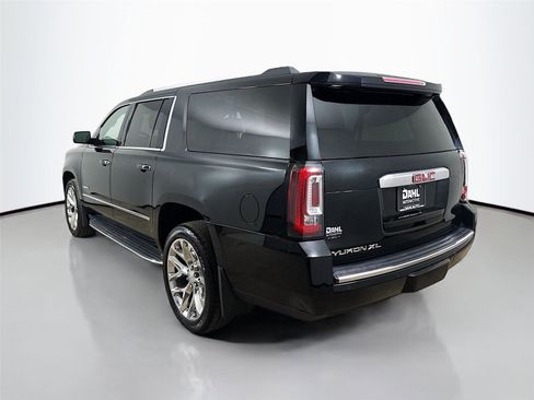 Used 2016 GMC Yukon XL Denali w/ Open Road Package AWD/4WD image 10