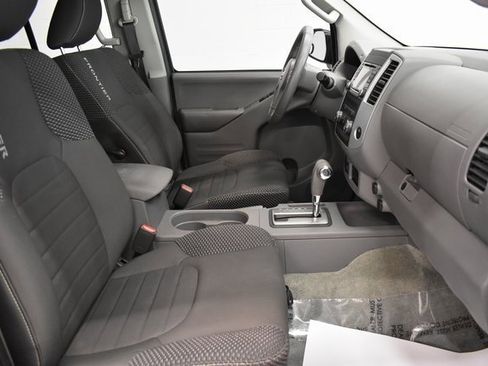 Used 2016 Nissan Frontier Desert Runner image 21