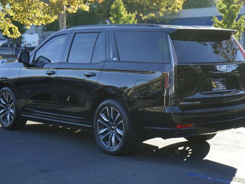 Used 2021 Cadillac Escalade Sport w/ Driver Assist Tech Package image 11