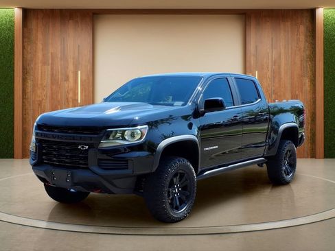 Certified 2022 Chevrolet Colorado ZR2 w/ ZR2 Midnight Special Edition AWD/4WD image 27