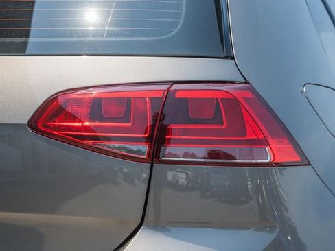 Used 2017 Volkswagen Golf R 4-Door AWD/4WD image 8