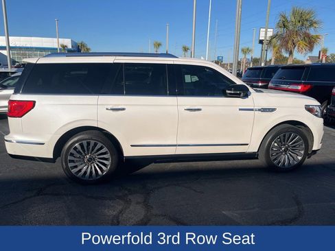 Used 2019 Lincoln Navigator Reserve image 2