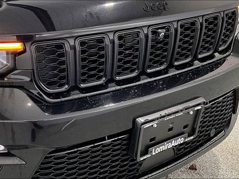 Used 2024 Jeep Grand Cherokee Limited w/ Luxury Tech Group II image 35