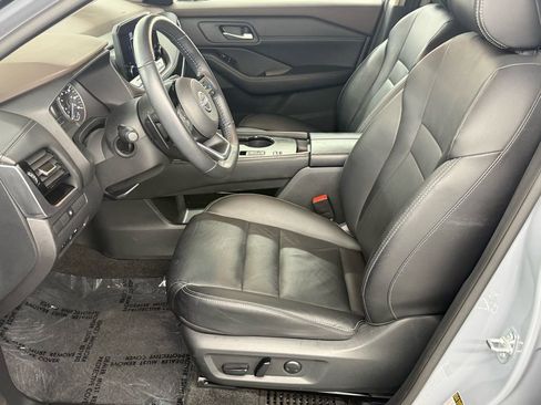 Used 2023 Nissan Rogue SL w/ SL Premium Package image 18