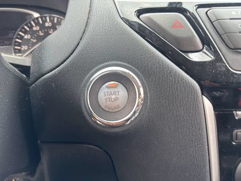 Used 2018 Nissan Pathfinder S FWD image 21