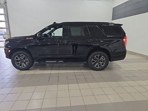 Used 2022 Chevrolet Tahoe Z71 w/ Luxury Package image 2