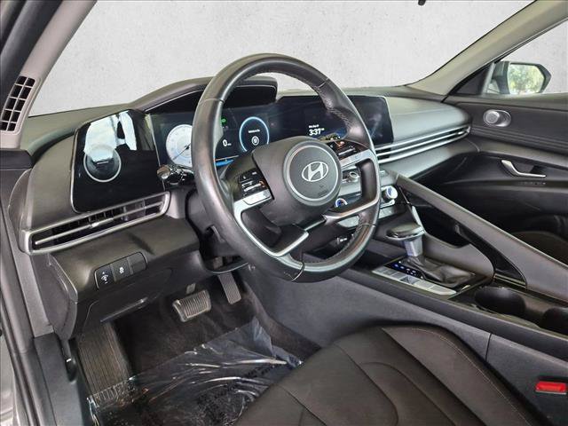 Used 2025 Hyundai Elantra SEL FWD image 10