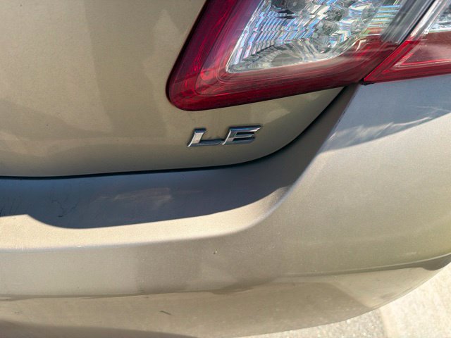 Used 2011 Toyota Camry LE FWD image 5