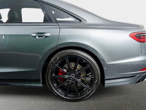 Used 2022 Audi S8 w/ S8 Executive Package image 20