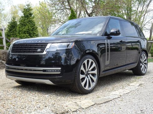 New 2026 Land Rover Range Rover Long Wheelbase SE AWD/4WD image 7