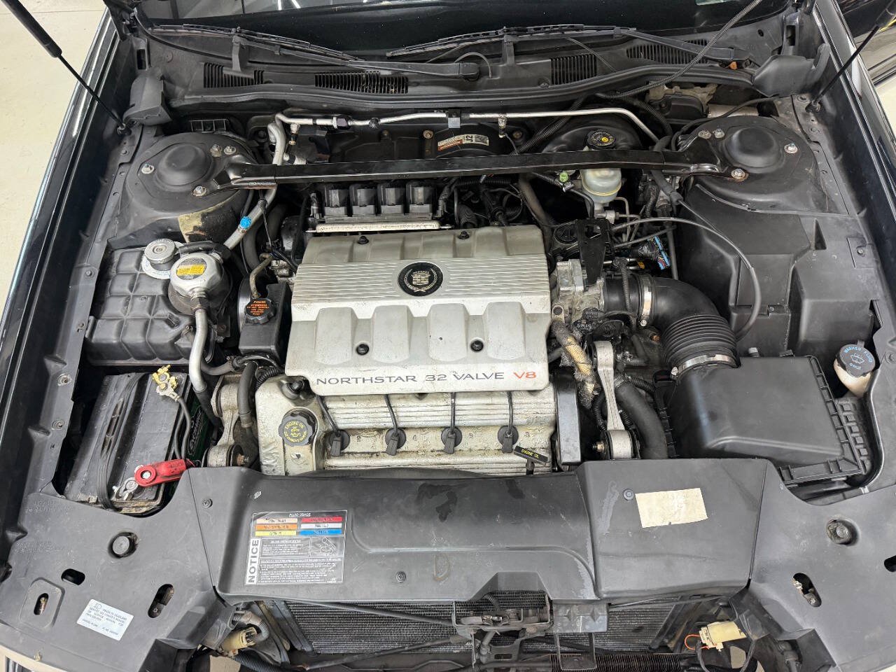 Used 1998 Cadillac De Ville FWD image 7