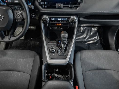 Used 2025 Toyota RAV4 XLE image 22