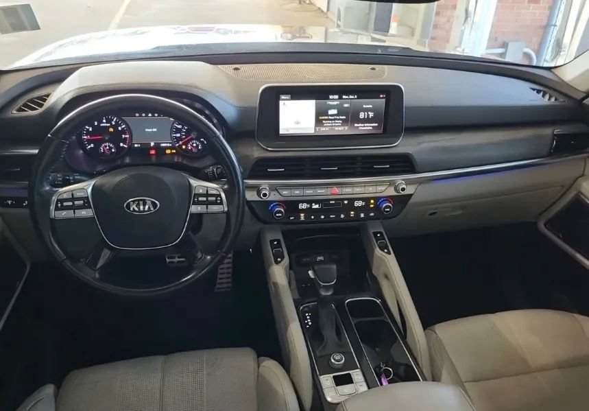 Used 2021 Kia Telluride SX w/ Towing Package FWD image 3