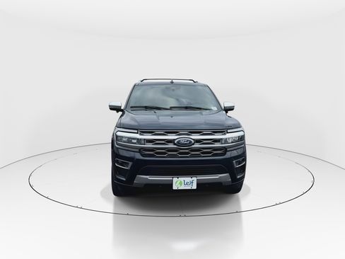Certified 2023 Ford Expedition Platinum image 3