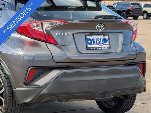 Used 2019 Toyota C-HR XLE image 8