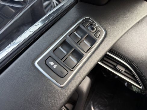 Used 2020 Jaguar F-PACE Prestige AWD/4WD image 11