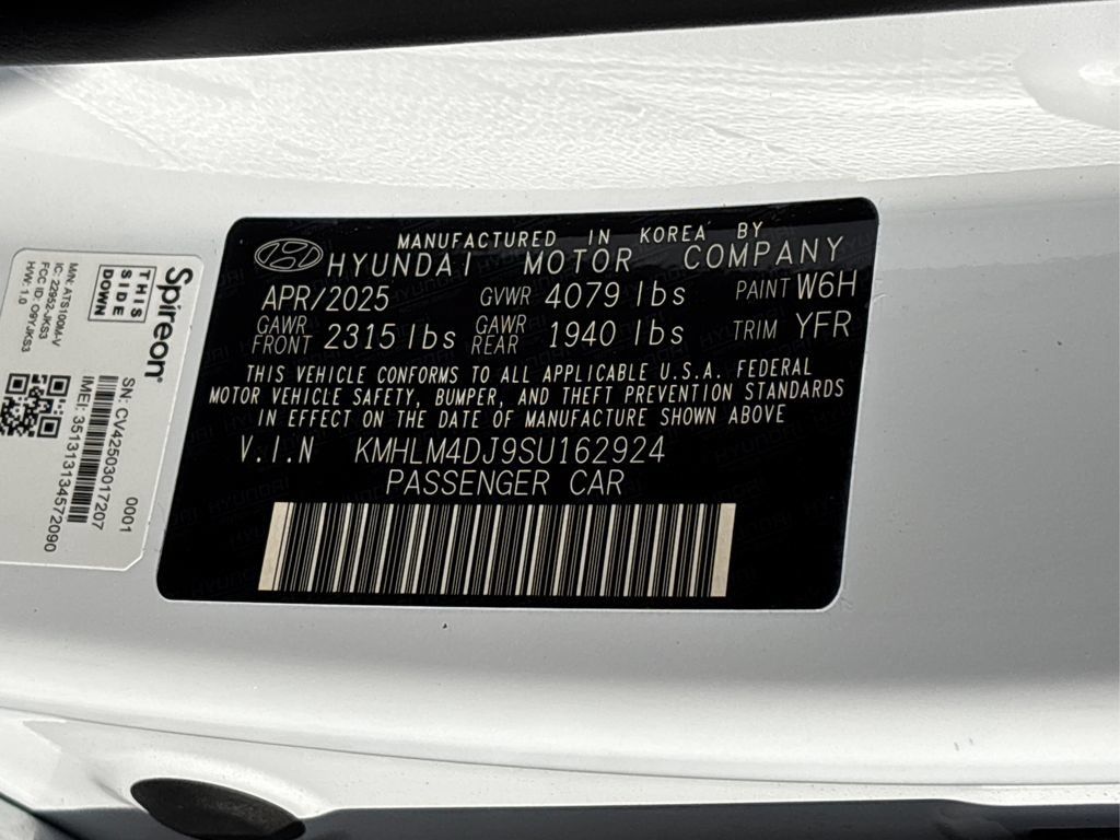 New 2025 Hyundai Elantra SEL FWD image 14