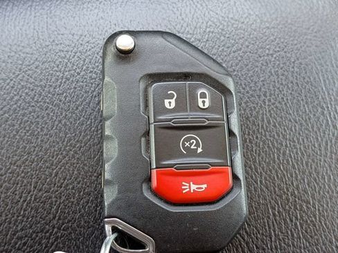 Used 2022 Jeep Wrangler Unlimited Sahara w/ Cold Weather Group AWD/4WD image 30